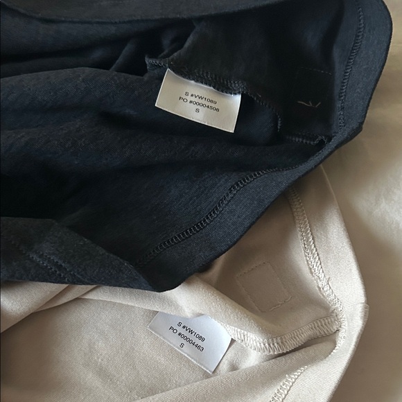 Vuori Halo Essential Tank Milkweed Heather & Midnight Heather Bundle of 2 - Picture 2 of 9